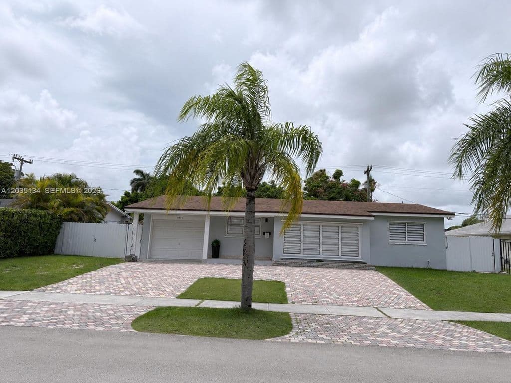 3+1 Müstakil ev — 9515 Dominican Dr