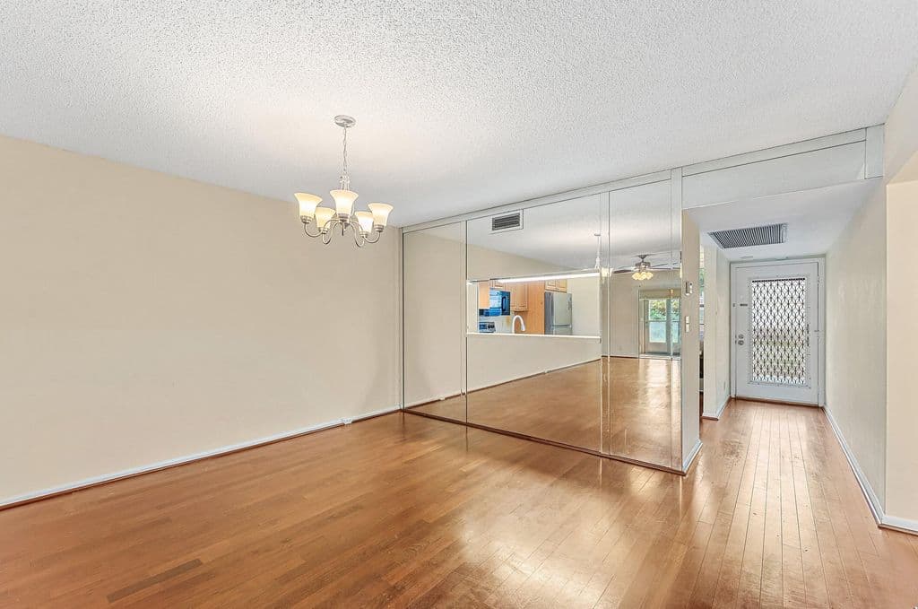 2-bedroom Condo — 3301 Aruba Way #C1