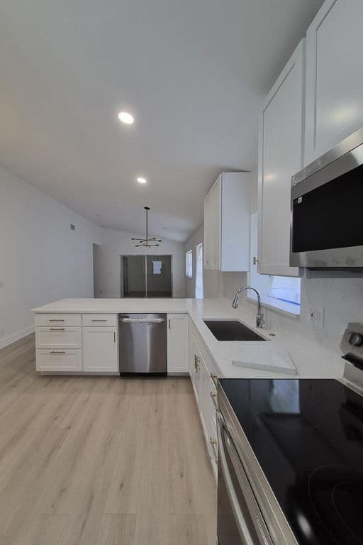 2+1 Condo — 8101 Sweetbriar Way