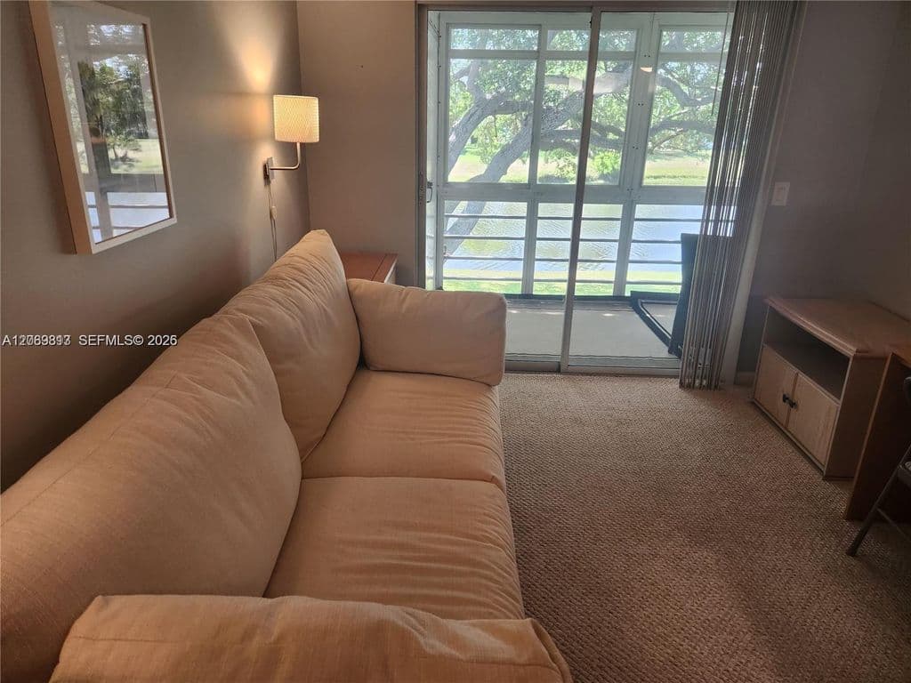 2+1 Condo — 524 Tilford #524-X