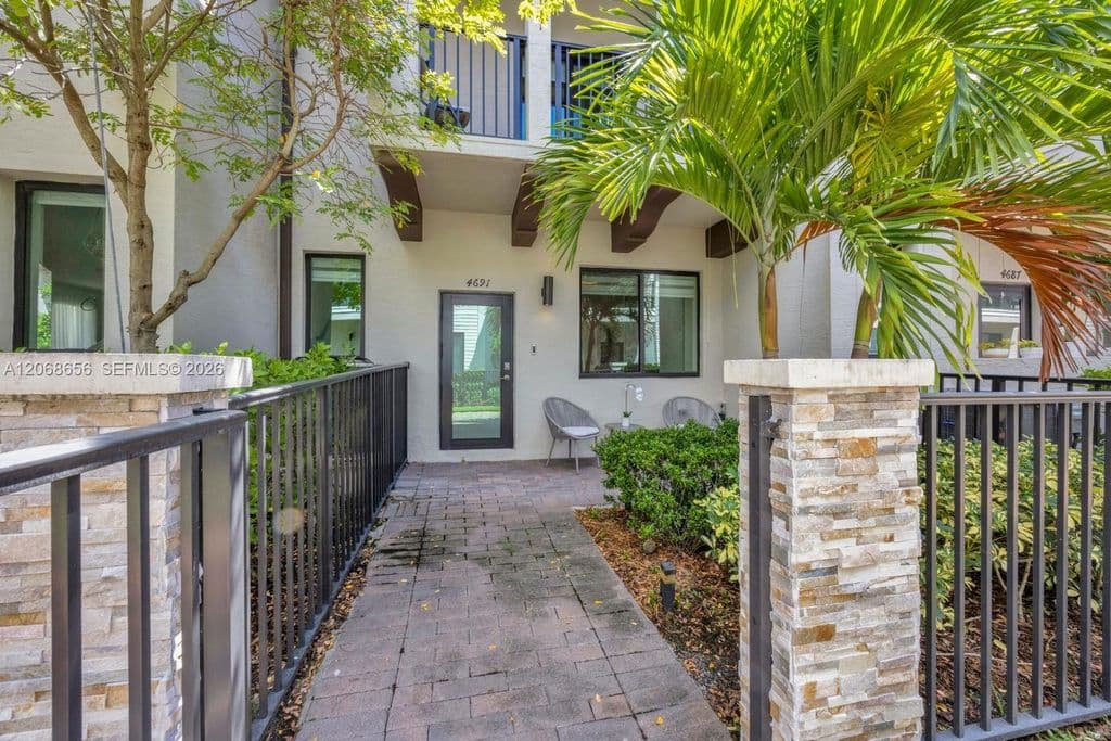 3-bedroom Property — 4691 NW 83rd Pkwy
