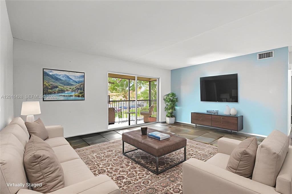 2+1 Condo — 3083 N Oakland Forest Dr APT 206