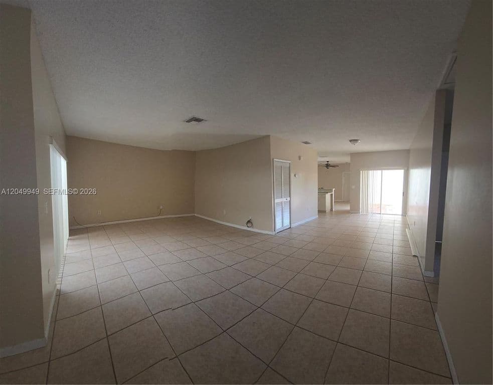 3+1 Müstakil ev — 14236 SW 148th Ave