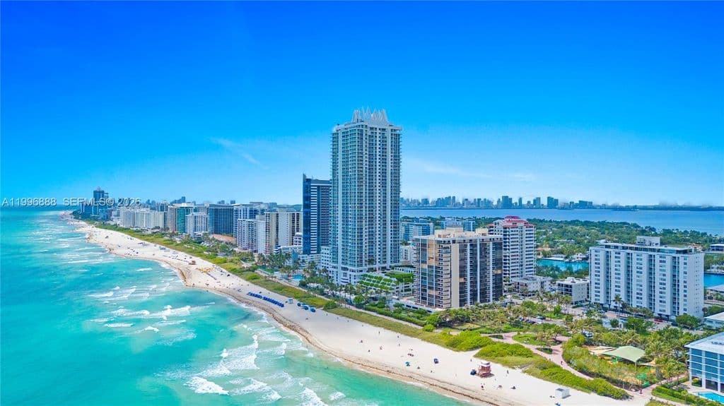 1+1 Condo — 6450 Collins Ave APT 204