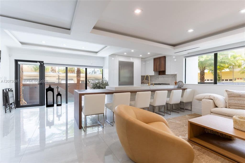 5-bedroom Single-Family Home — 5601 N Ocean Dr