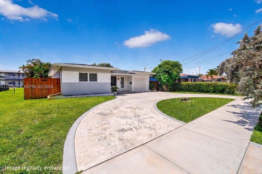 3+1 Müstakil ev — 709 NW 9th Ct