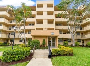 2-bedroom Condo — 7080 Environ Blvd APT 226, Lauderhill, 33319