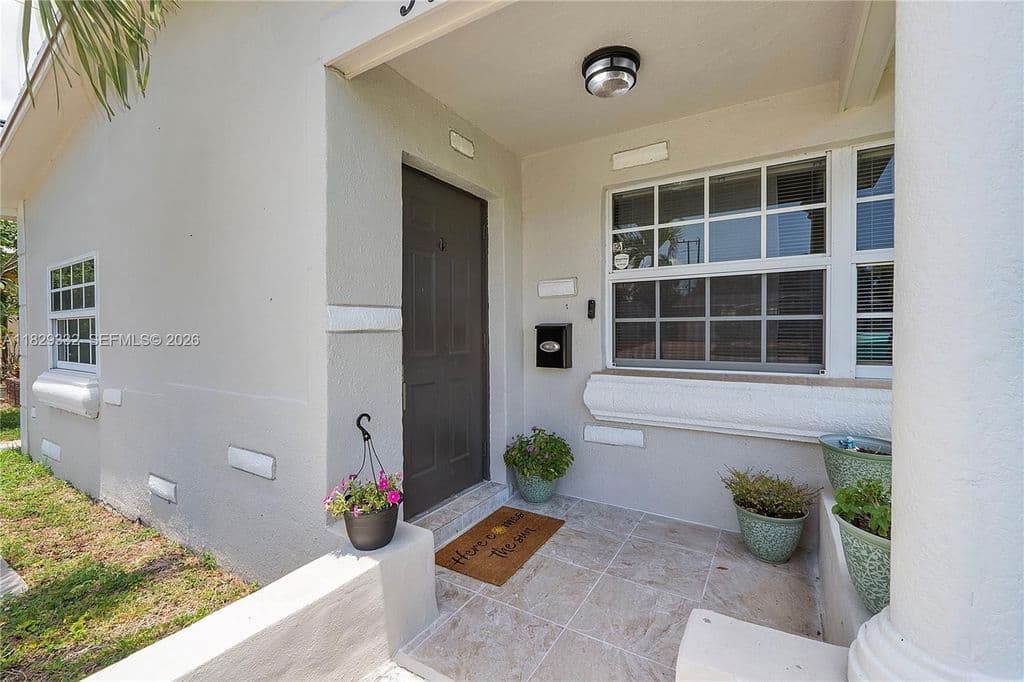 3+1 Müstakil ev — 3301 NW 42nd St