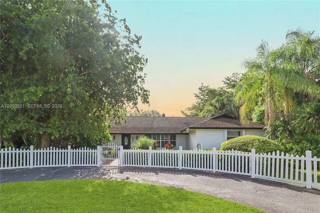 4-bedroom Single-Family Home — 23595 SW 152nd Ave