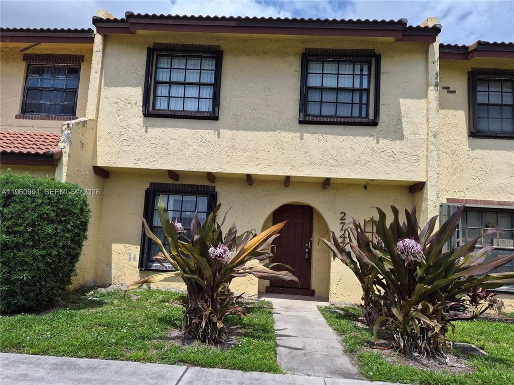 3-bedroom Property — 2747 NW 47th Ln #3006