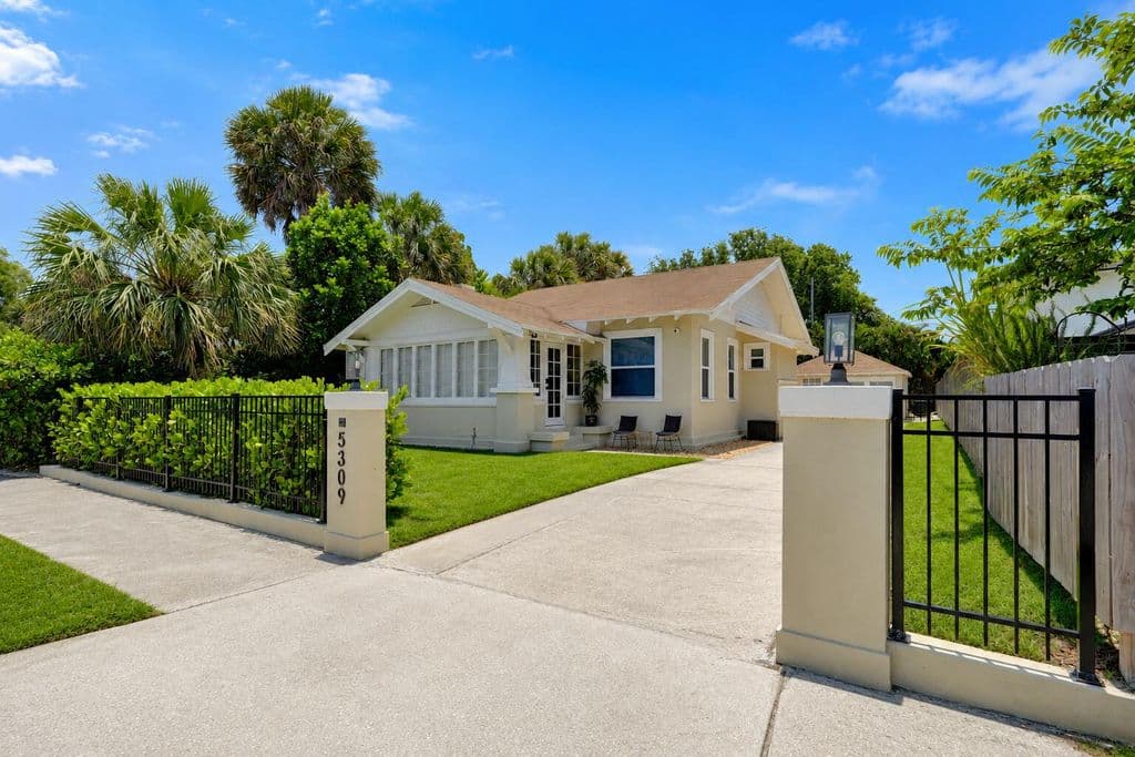 4+1 Müstakil ev — 5309 N Flagler Drive