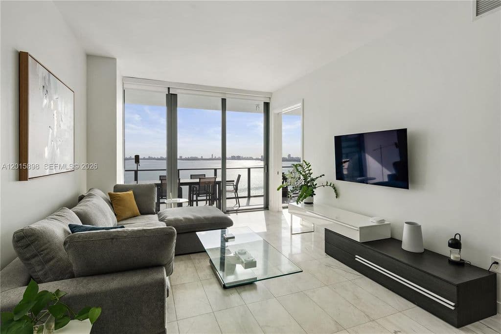 1+1 Condo — 480 NE 31st St Unit 1802