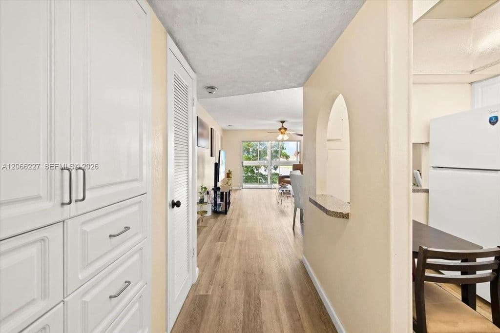 2-bedroom Condo — 2911 N Pine Island Rd APT 311