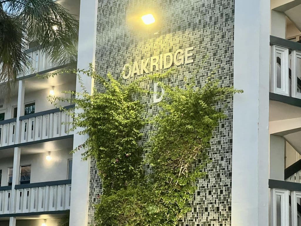 2+1 Condo — 2026 Oakridge D