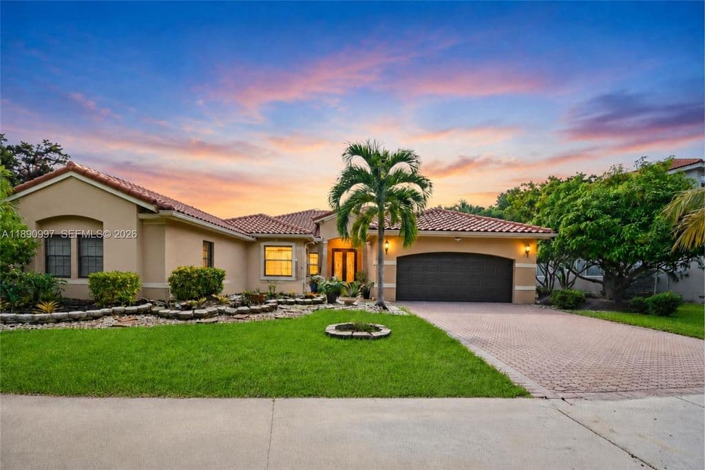 5-bedroom Single-Family Home — 523 Stonemont Dr