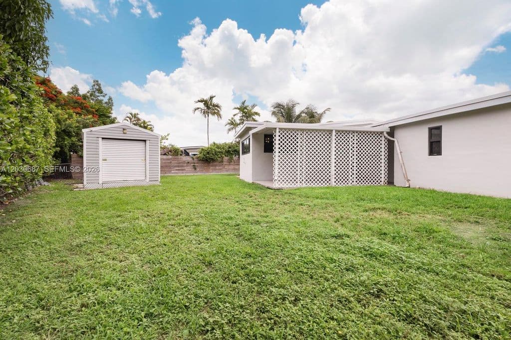 4-bedroom Single-Family Home — 11431 SW 40th Ter