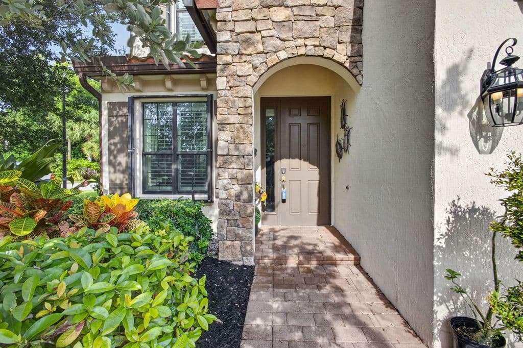 4-bedroom Single-Family Home — 6026 Night Heron Court