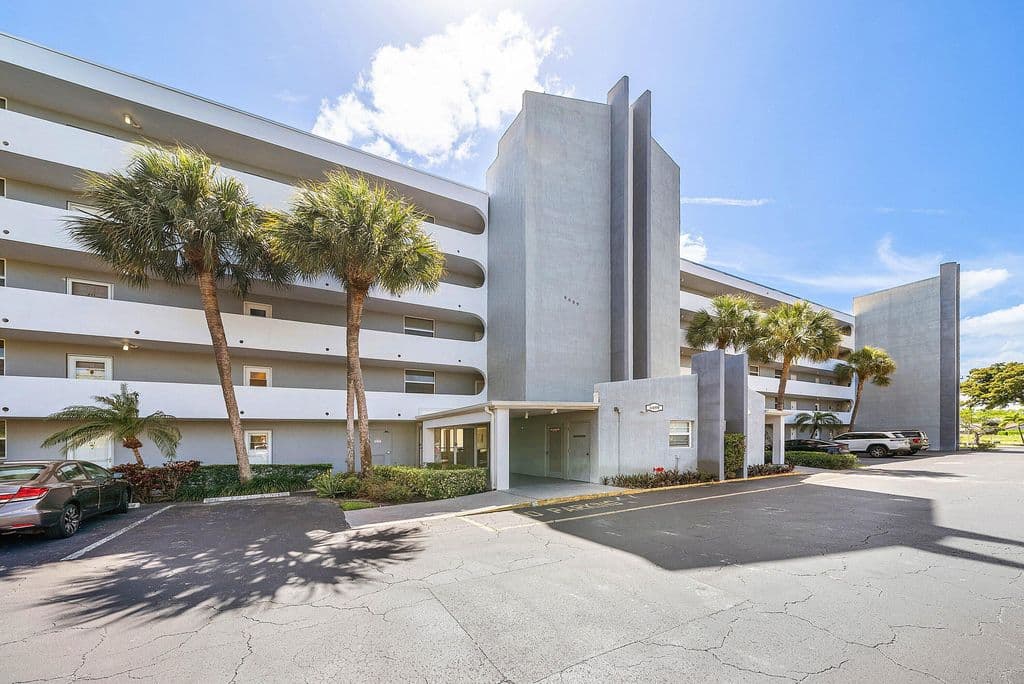 2-bedroom Condo — 6699 NW 2nd Avenue #415