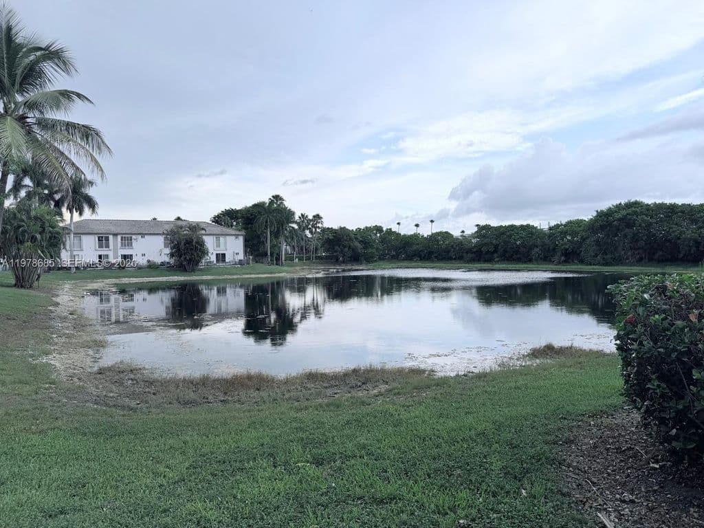 3-bedroom Property — 5605 NW 109th Ave APT 76