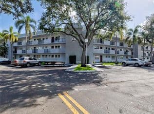 2-bedroom Condo — 8305 NW 61st Street #C209, Tamarac, 33321