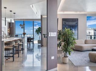 3+1 Condo — 68 SE 6th St APT 3711, Miami, 33131