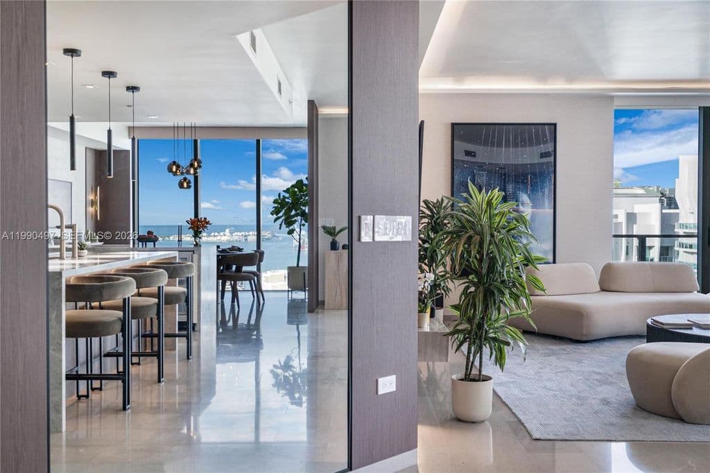 3+1 Condo — 68 SE 6th St APT 3711