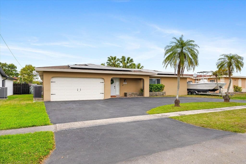 4-bedroom Single-Family Home — 10661 NW 27TH Court