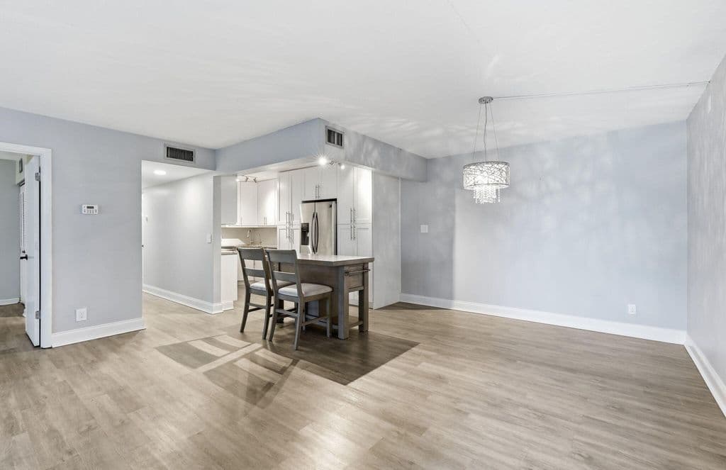 3+1 Condo — 1104 GREEN PINE Boulevard #G1