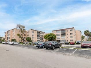 2+1 Condo — 2840 Somerset Drive #403, Lauderdale Lakes, 33311