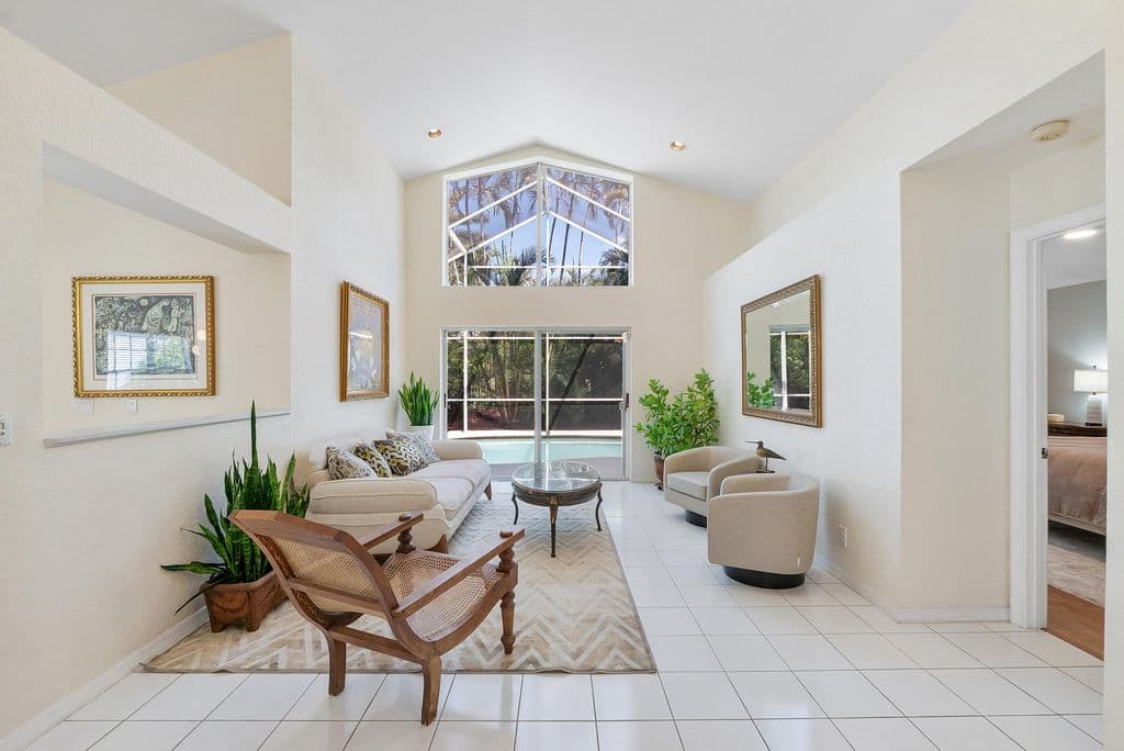 3-bedroom Single-Family Home — 2016 Island Circle