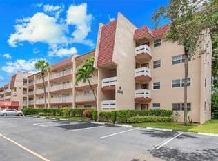 2+1 Condo — 1040 Country Club Dr APT 309, Pompano Beach, 33063