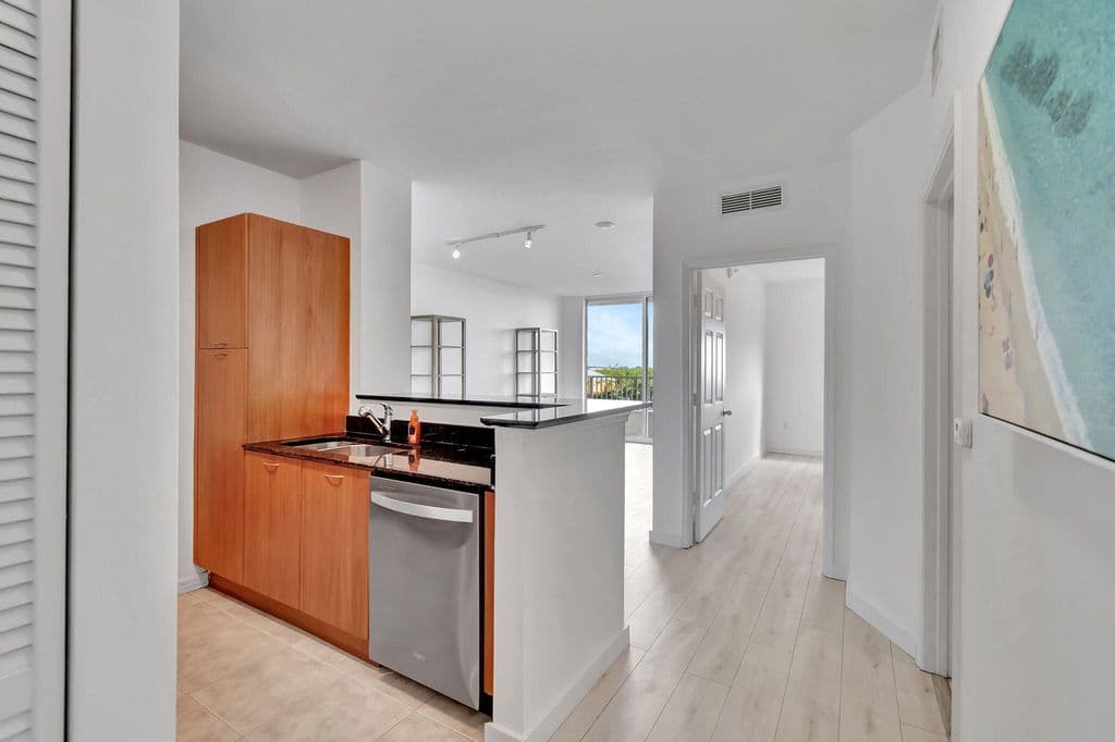 1+1 Condo — 100 NE 6th Street #505
