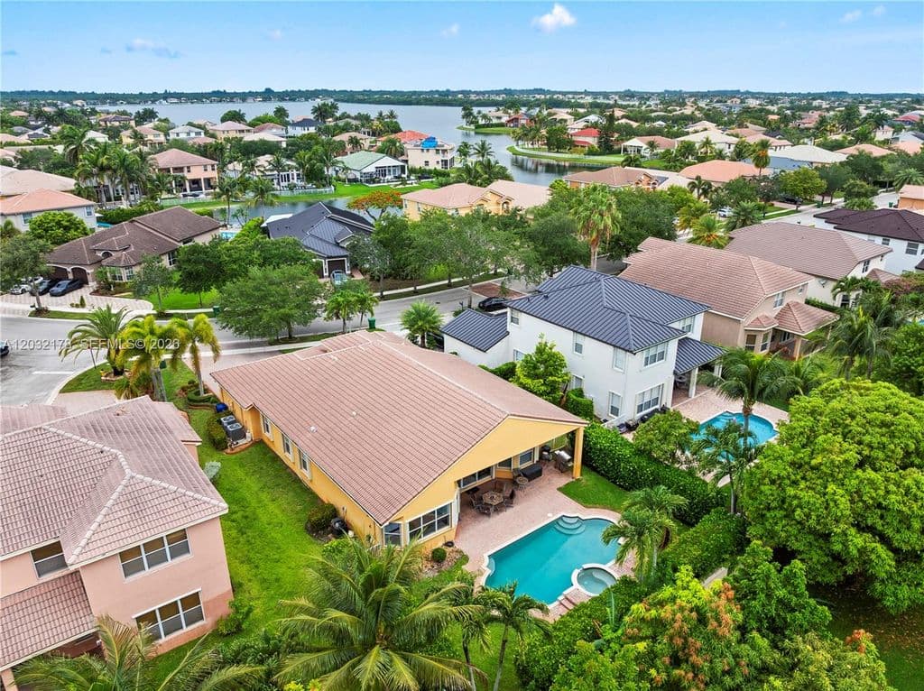 5-bedroom Single-Family Home — 5431 SW 184th Way