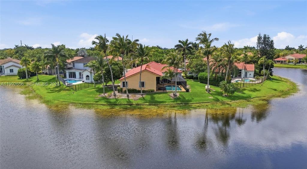 5+1 Müstakil ev — 3038 Lakewood Dr