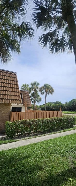 2-bedroom Property — 141 Heritage Way SE