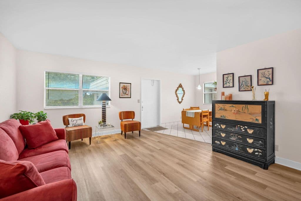 2+1 Condo — 716 Saxony Place #O