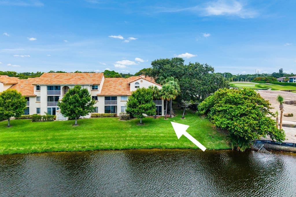 2-bedroom Condo — 13111 Glenmoor Drive
