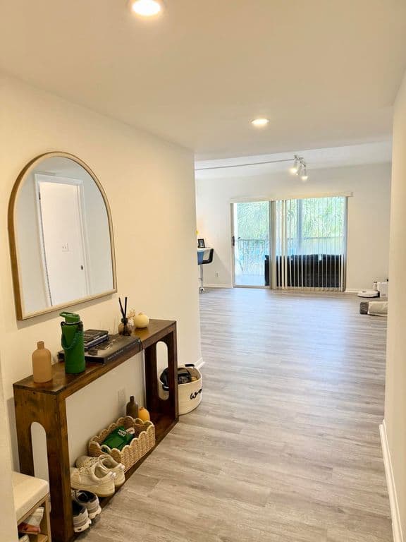 2+1 Condo — 5910 MORNINGSTAR Circle #306
