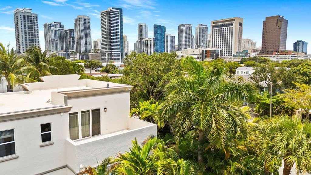 2-bedroom Property — 725 SW 4th Avenue