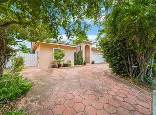 5-bedroom Single-Family Home — 1220 SW 139th Ave, Miami, 33184