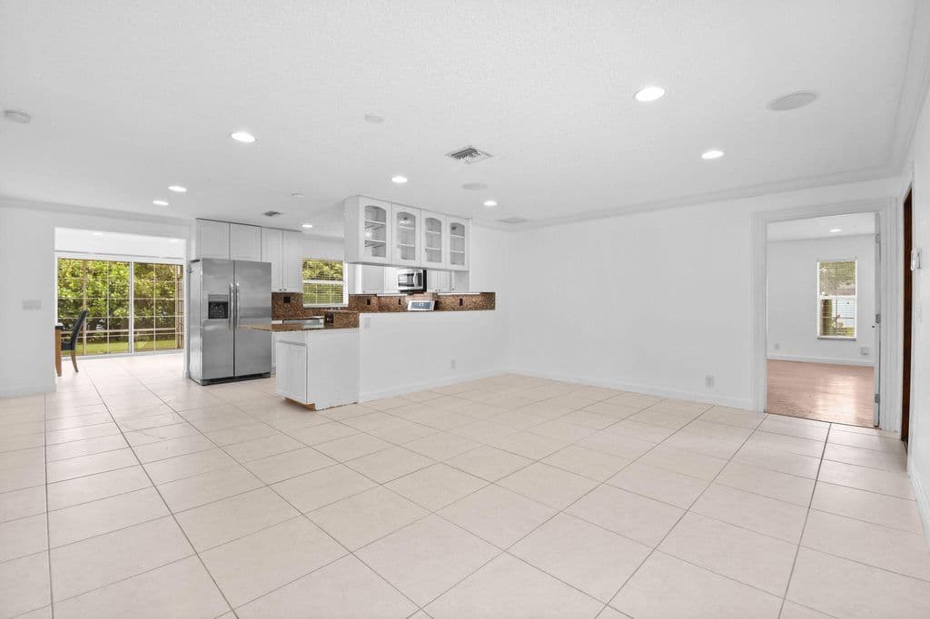 3-bedroom Single-Family Home — 16582 Mellen Lane