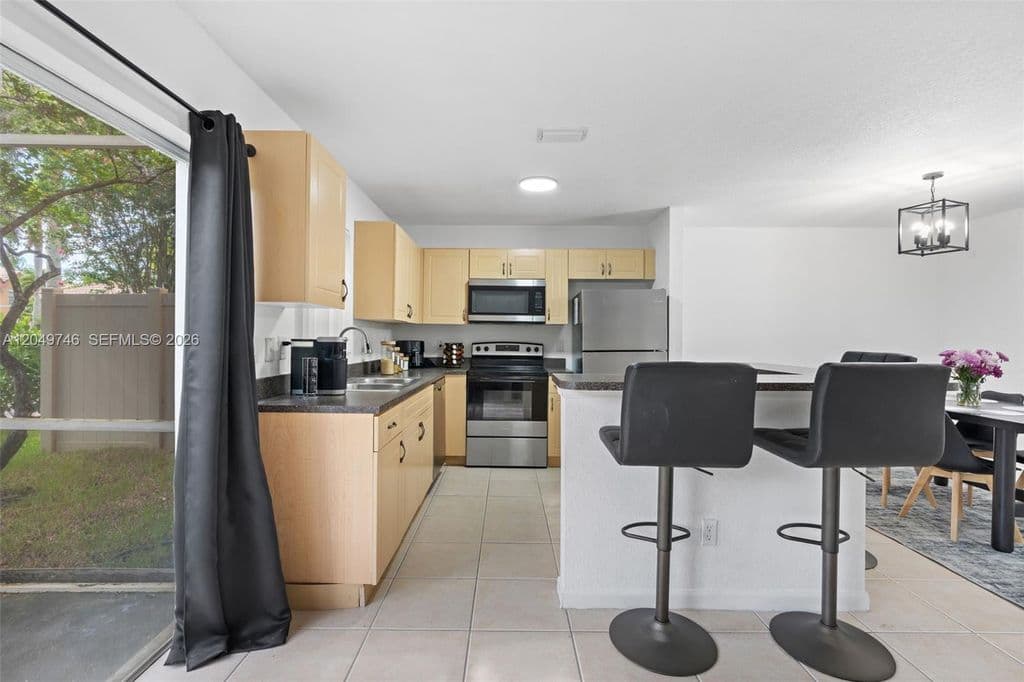 3+1 Mülk — 2303 SW 87th Ter