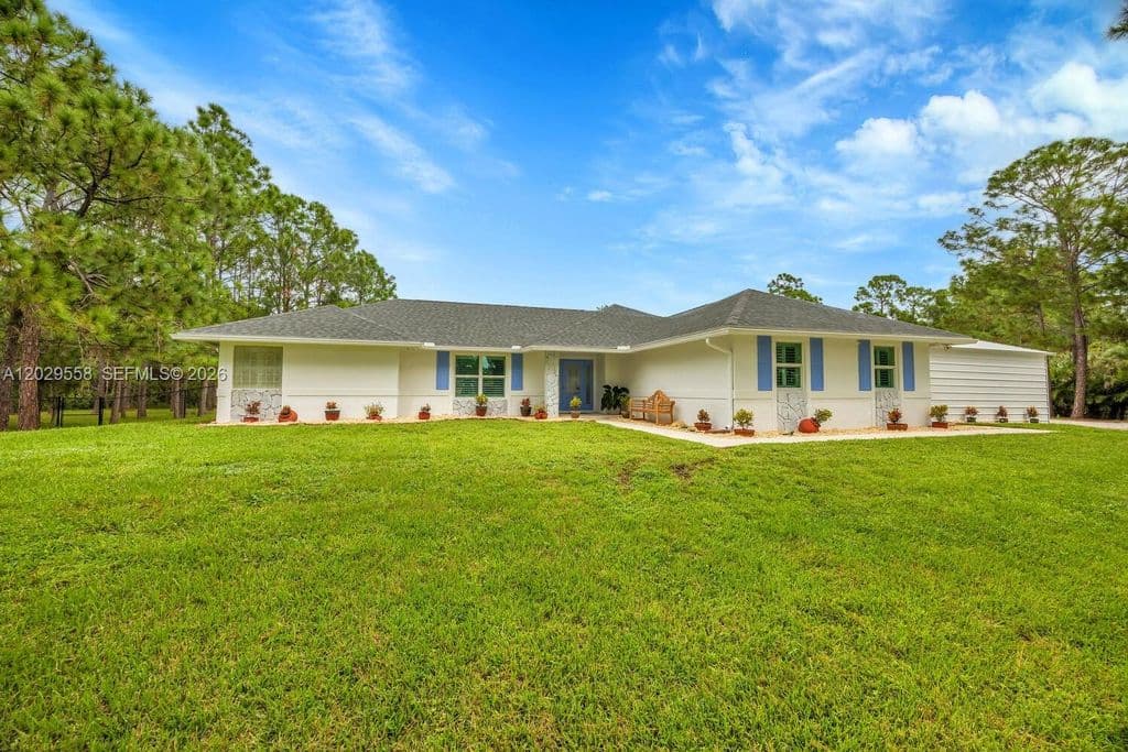 4-bedroom Single-Family Home — 17107 84th Ct N