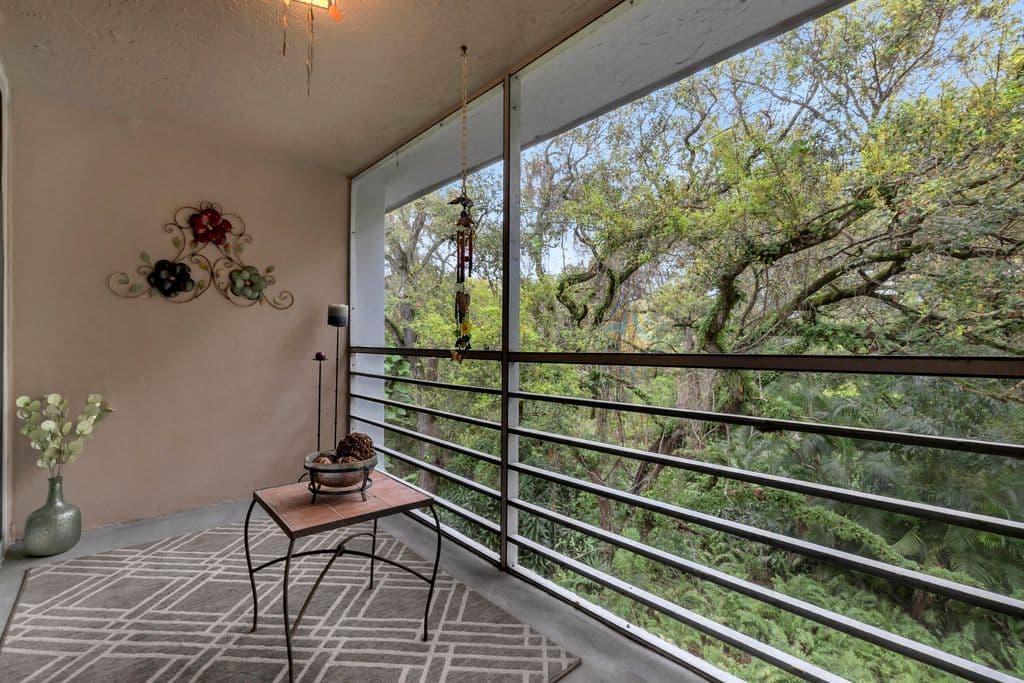 2+1 Condo — 9440 Live Oak Place #402