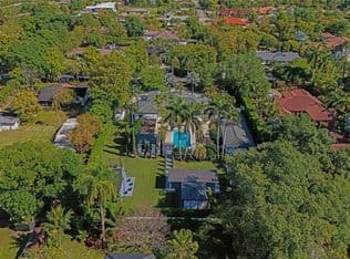 4+1 Müstakil ev — 10400 SW 62nd St, Miami, 33173