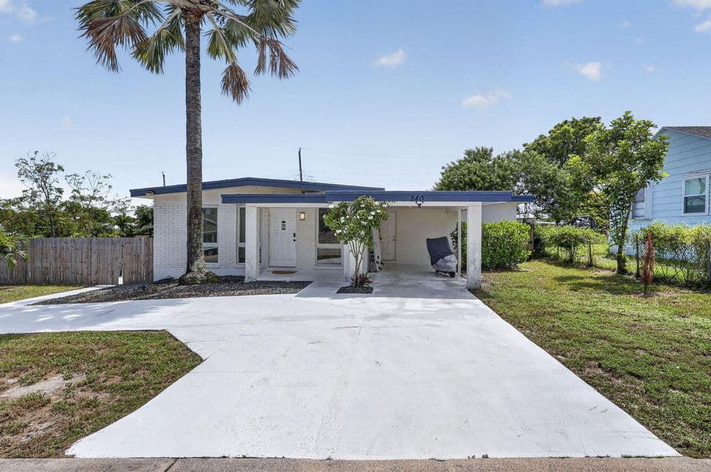 5-bedroom Single-Family Home — 840 Bradley Street