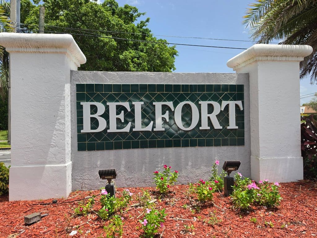 2-bedroom Condo — 9895 N BELFORT Circle #110