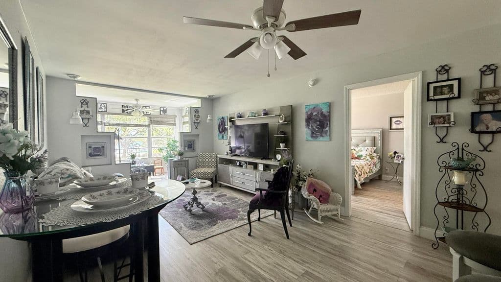 1-bedroom Condo — 9480 Poinciana Place #201