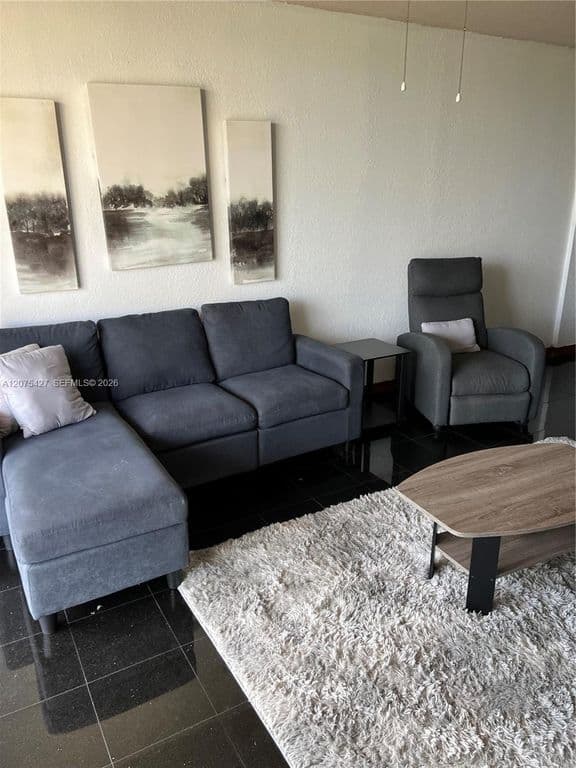1+1 Condo — 1465 NE 123rd St APT 515