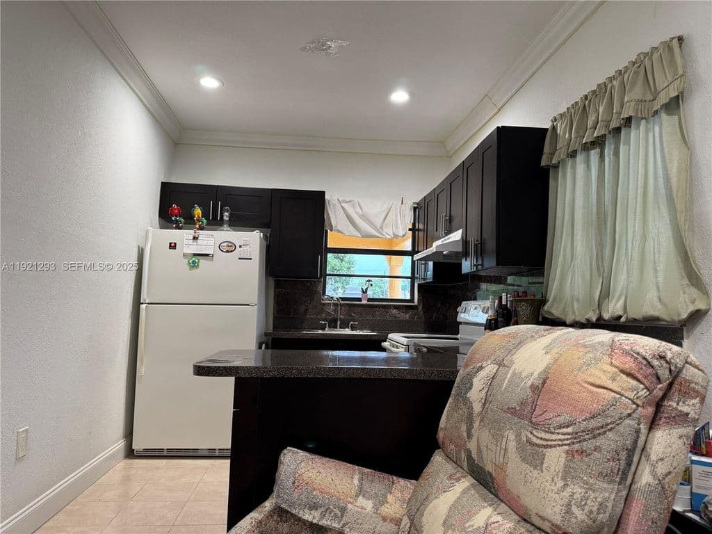 4-bedroom Single-Family Home — 3041 NW 95th Ter